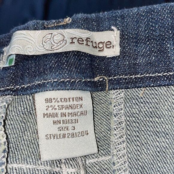 Refuge jean shorts! Size3! EUC! 15” waist and 7”rise! Great for summertime! - Picture 4 of 4